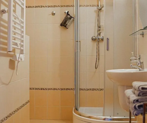 Swierkowa Daire Debina (Ustka)